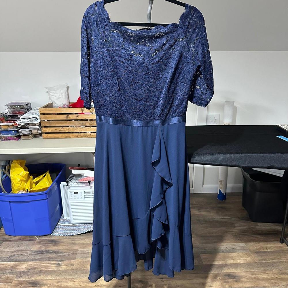 MIUSOL Boat Neck Floral Lace Paneled Ruffle Hem Cocktail Party Dress